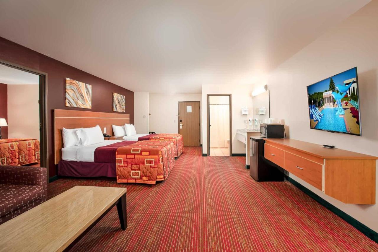 Grand Marquis Waterpark Hotel & Suites Wisconsin Dells Exterior photo