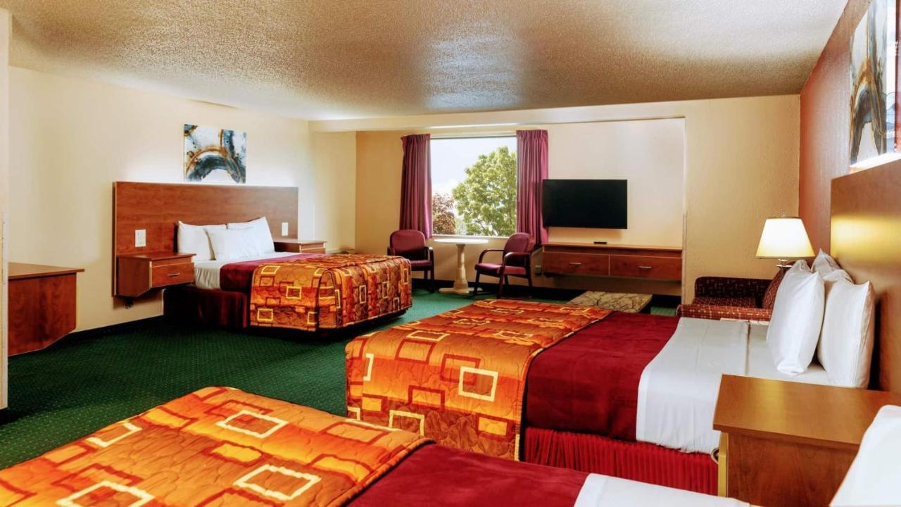 Grand Marquis Waterpark Hotel & Suites Wisconsin Dells Exterior photo