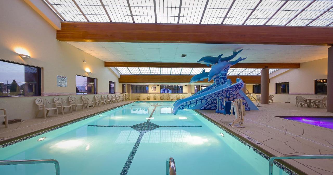 Grand Marquis Waterpark Hotel & Suites Wisconsin Dells Exterior photo