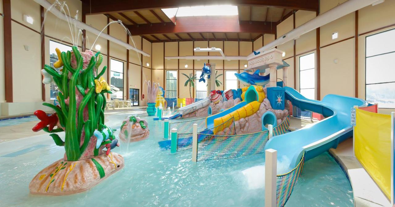 Grand Marquis Waterpark Hotel & Suites Wisconsin Dells Exterior photo