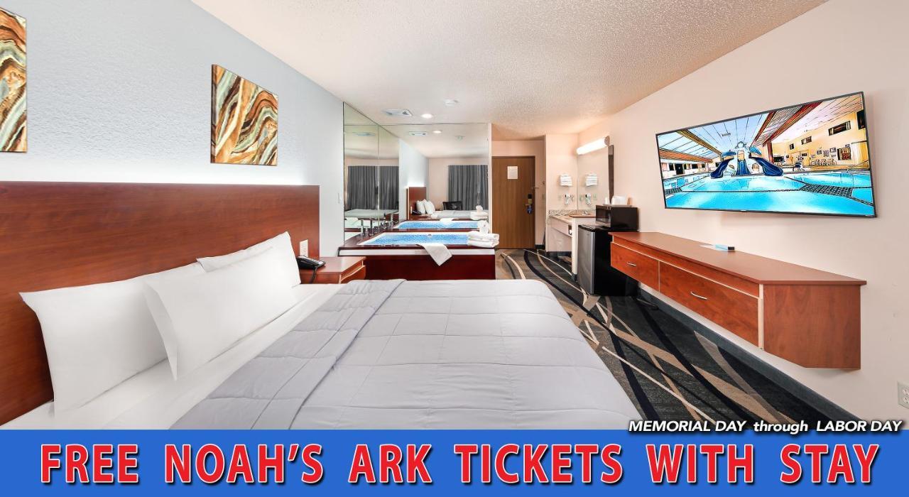 Grand Marquis Waterpark Hotel & Suites Wisconsin Dells Exterior photo