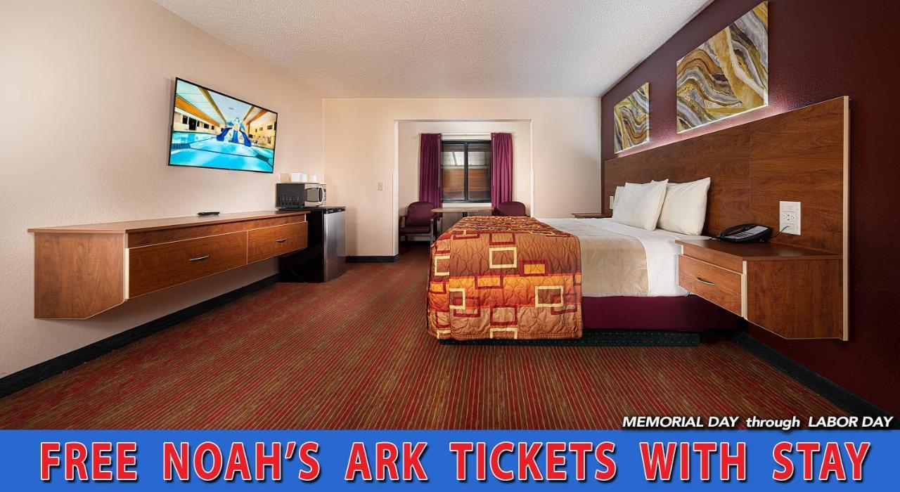 Grand Marquis Waterpark Hotel & Suites Wisconsin Dells Exterior photo