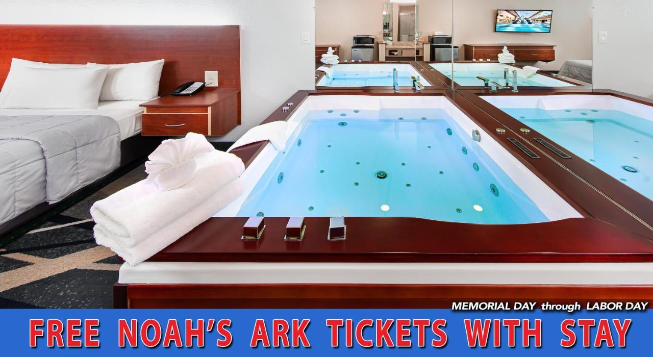 Grand Marquis Waterpark Hotel & Suites Wisconsin Dells Exterior photo