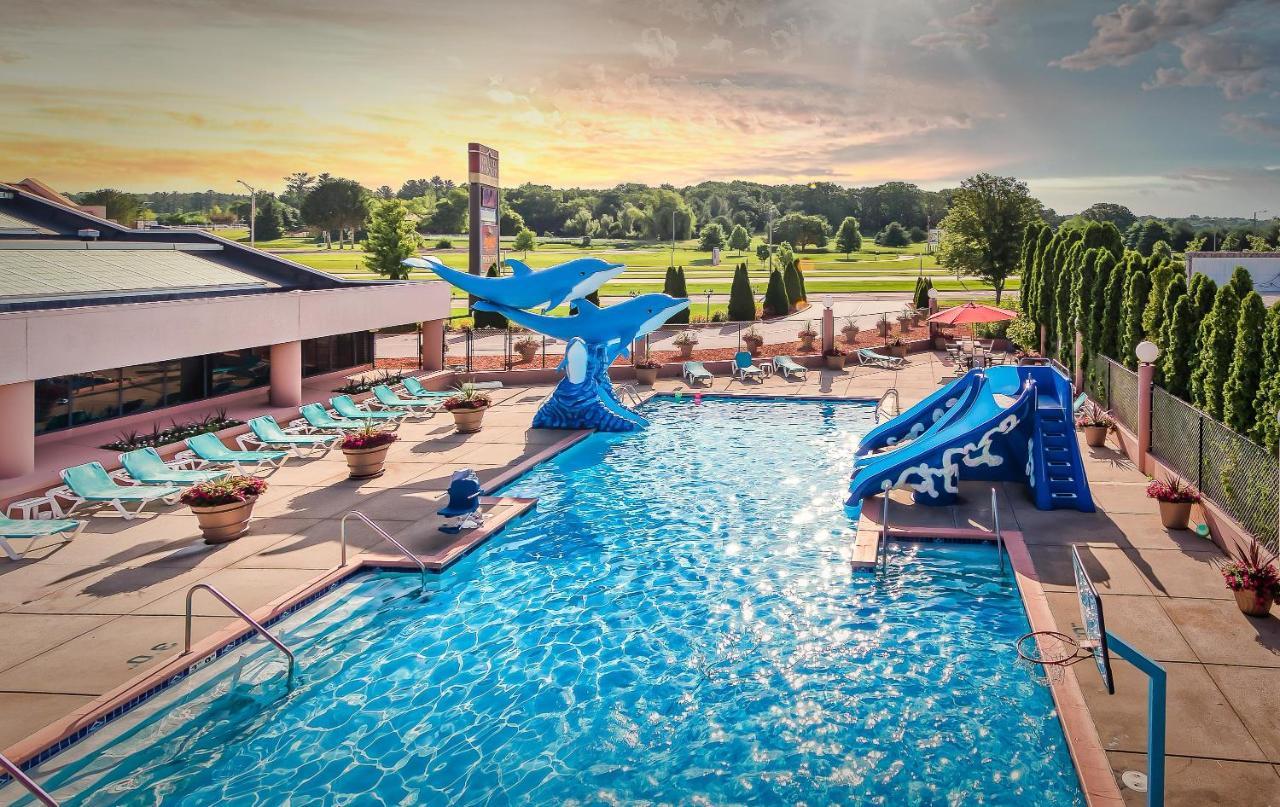 Grand Marquis Waterpark Hotel & Suites Wisconsin Dells Exterior photo