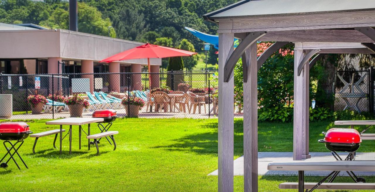 Grand Marquis Waterpark Hotel & Suites Wisconsin Dells Exterior photo