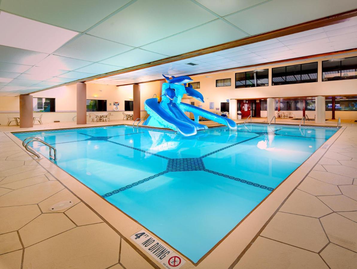 Grand Marquis Waterpark Hotel & Suites Wisconsin Dells Exterior photo