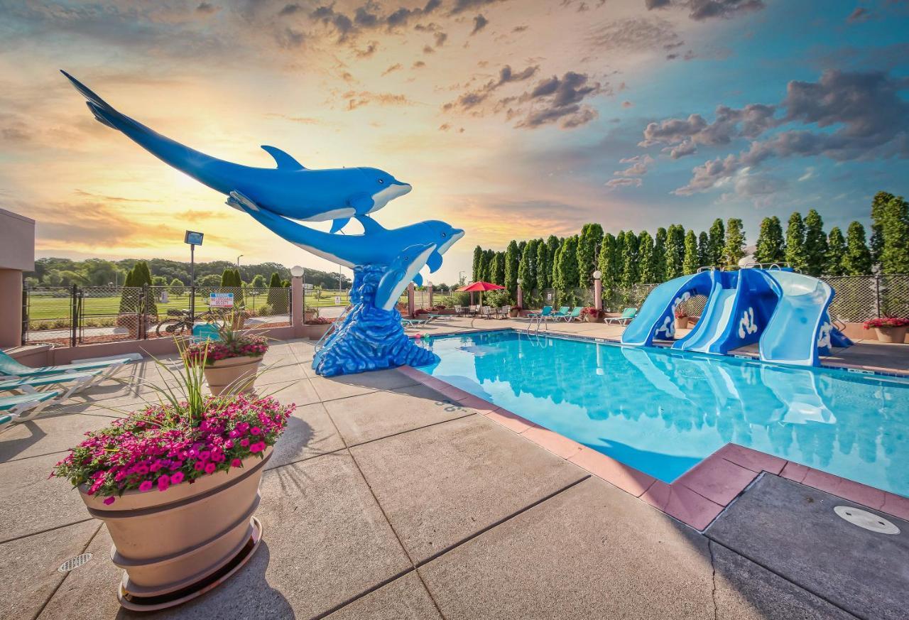 Grand Marquis Waterpark Hotel & Suites Wisconsin Dells Exterior photo